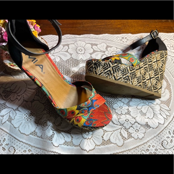 MIA Multicolor Patterned Platform Wedges - Picture 12 of 16